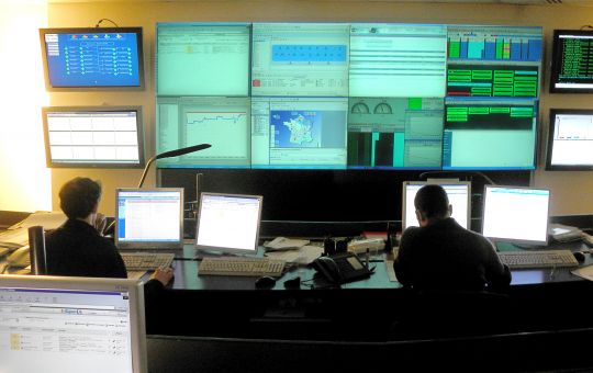 Ecrans mur images surveillance